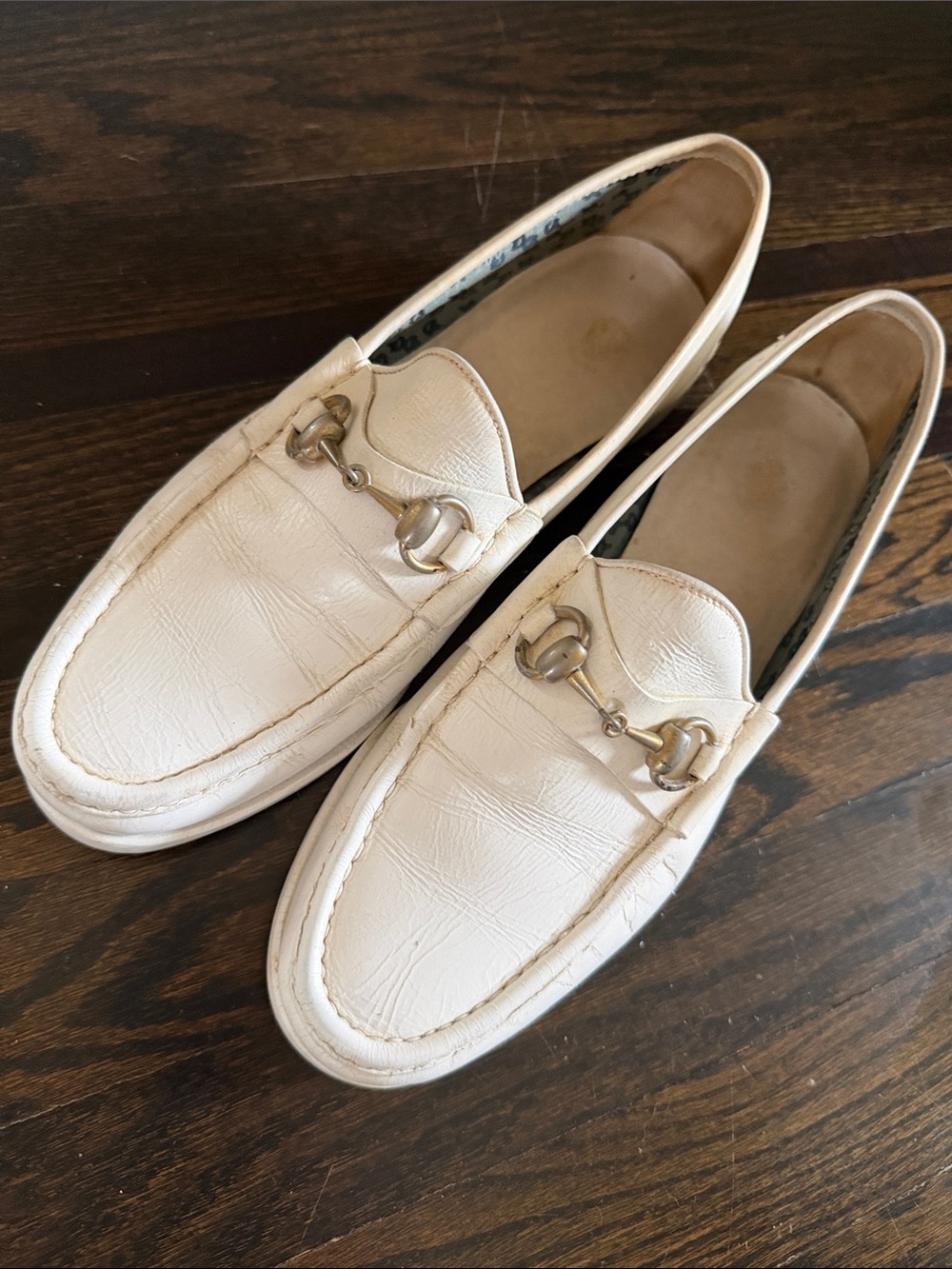 Men's Gucci White Vintage Leather Horse Bit Loafers